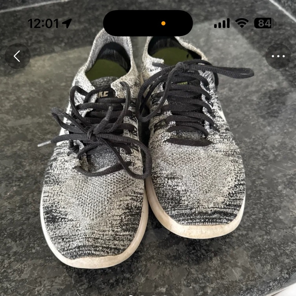Nike flyknit shoes
